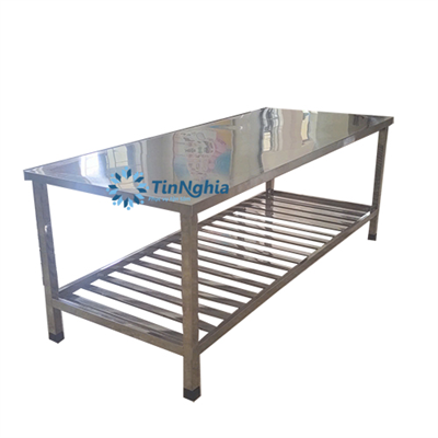 Bàn chặt sơ chế thức ăn