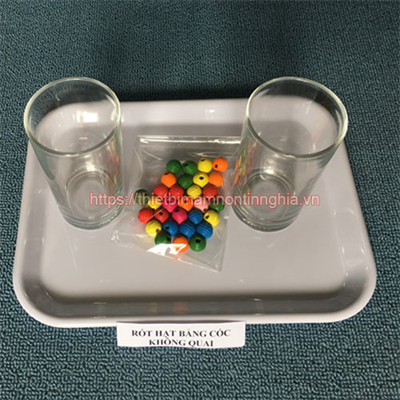 Giáo cụ Montessori bộ rót hạt bằng cốc không quai