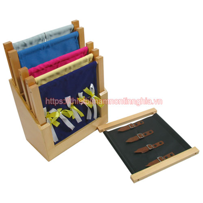 Giáo cụ Montessori khay đựng 6 mẫu khung vải
