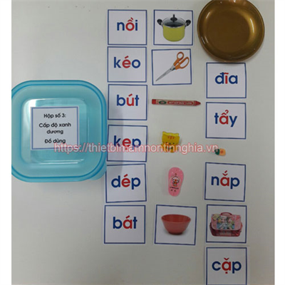 Giáo cụ Montessori từ chỉ đồ dùng