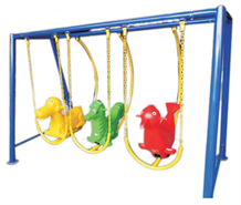 Xich đu 3 chỗ con giống số 2